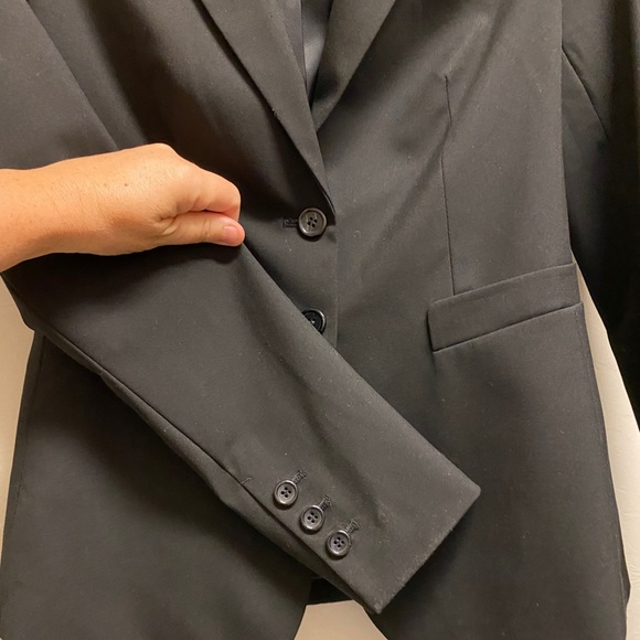 THE LIMITED Black Collection 2 Button Blazer (4) - Picture 4 of 5